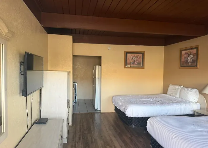 Economy Guest Village 汽车旅馆