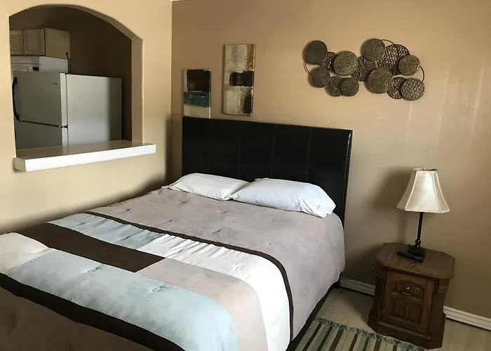 汽车旅馆 Economy Guest Village